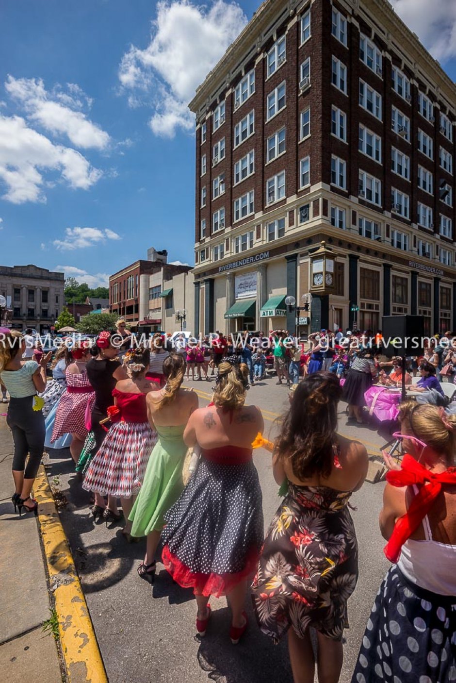 Car Show Brings Thousands