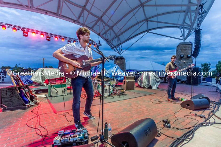 Rain Couldn't Dampen Better Than Ezra Show The Hounds