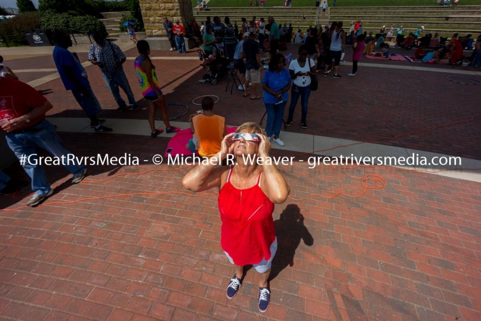 Area Eclipse Draws Huge Crowd at Alton Amphitheater