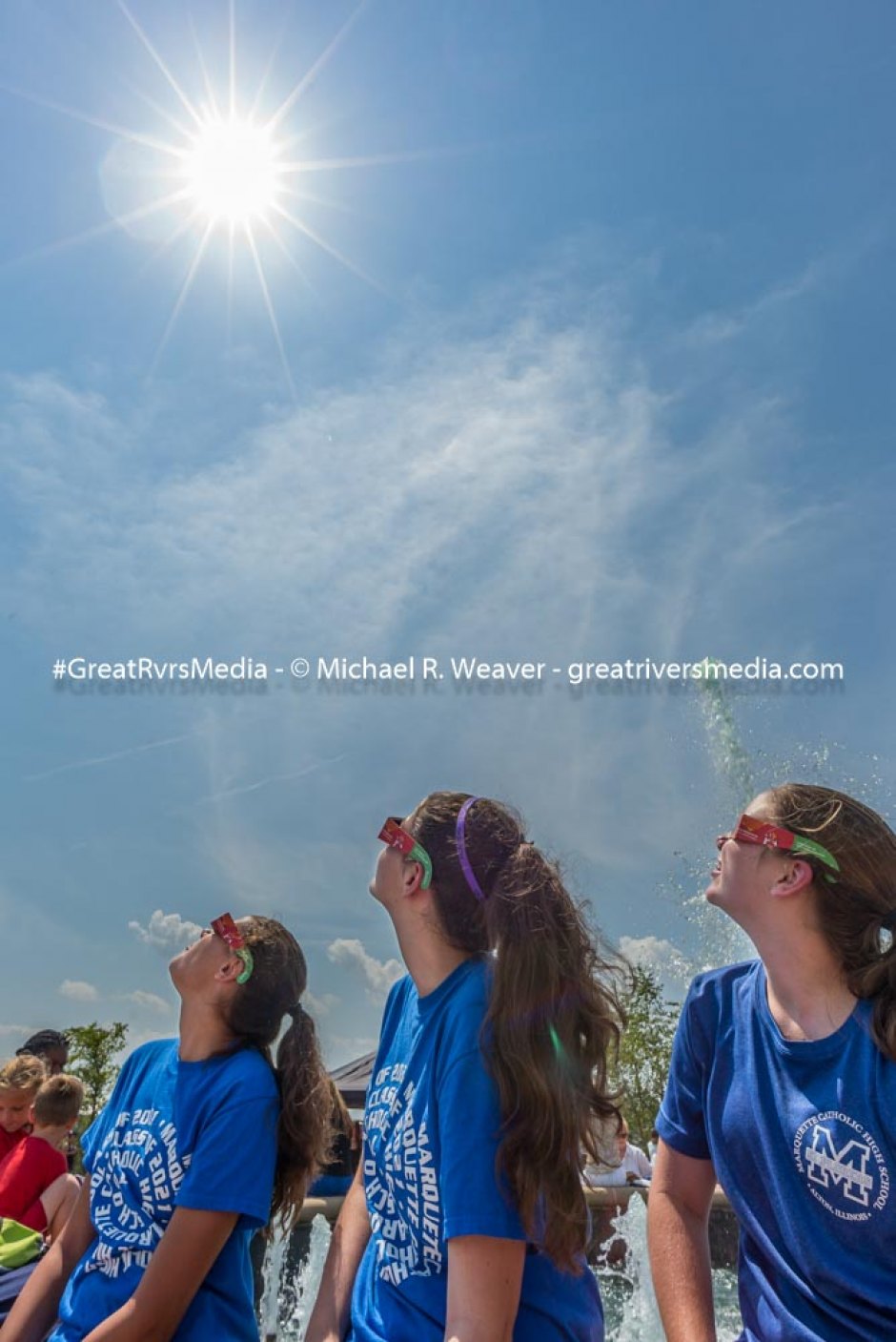 Area Eclipse Draws Huge Crowd at Alton Amphitheater