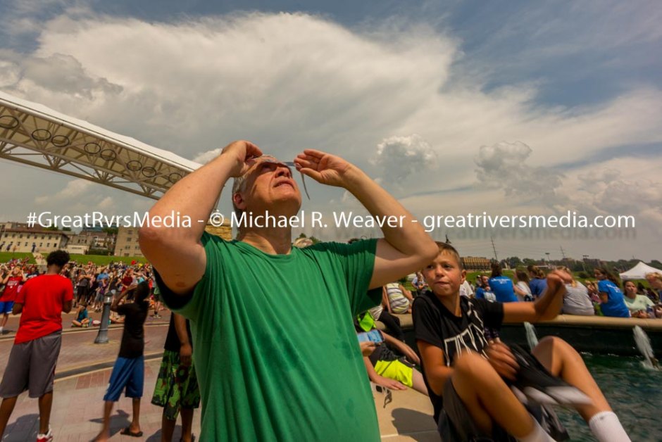 Area Eclipse Draws Huge Crowd at Alton Amphitheater