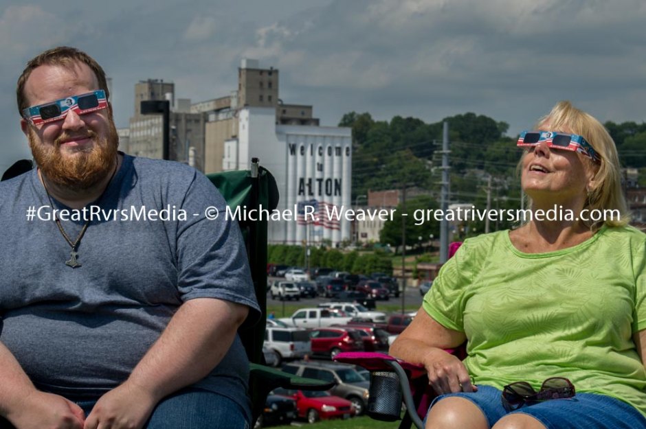 Area Eclipse Draws Huge Crowd at Alton Amphitheater